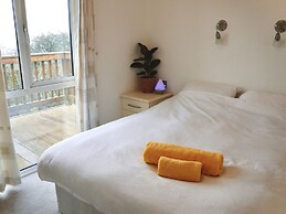 Lowena Lodge