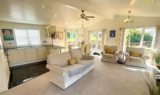 Lowena Lodge
