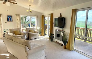 Lowena Lodge