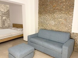 Ugo Bassi 98