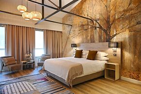Walnut Bistro & Suites