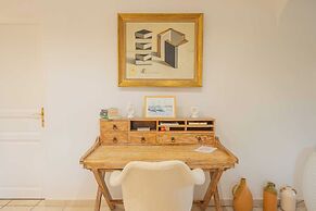 Spacious Villa With Pool & A/C for 8 - Sea View