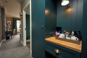 The Royal Inn by Chef & Brewer