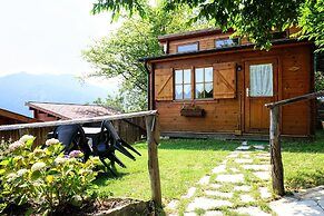 Village Holiday House With a Pool