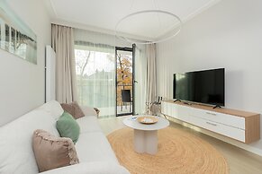 Comfortable Apartment, Right on the Beach