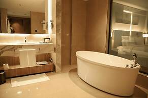 Midpoint Hotel