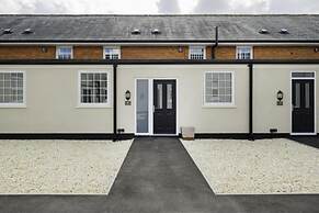 Modern 2bed Apartment-ground Floor-free Parking