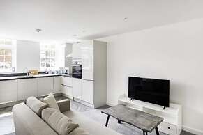 Modern 2bed Apartment-ground Floor-free Parking
