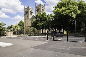 Modern 2bed Apartment-ground Floor-free Parking