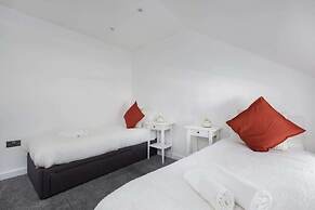 Modern 2bed Apartment-ground Floor-free Parking