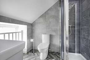 Modern 2bed Apartment-ground Floor-free Parking