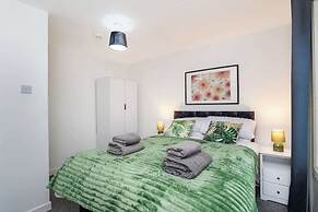 The Pitcairn Residence - 3 Bedroom House