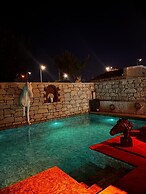 Detached House With Pool in Alacati