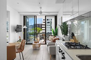 Sleek 2BRM Apartment at Aqua Newstead