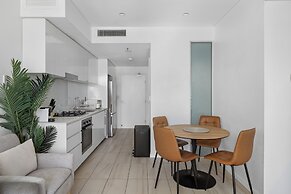 Sleek 2BRM Apartment at Aqua Newstead