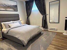 Fivestar Inspired Private Suite- Downtown Access