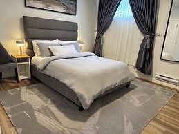 Fivestar Inspired Private Suite- Downtown Access