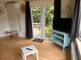 Kijkduin Beach Lodge With Indoor Pool