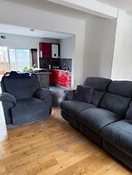Charming Birmingham 3 Bedroom Apartment