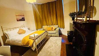 House - Sleeps 8 - Clifton Down 10 min Walk