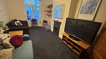 House - Sleeps 8 - Clifton Down 10 min Walk
