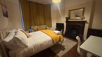 House - Sleeps 8 - Clifton Down 10 min Walk