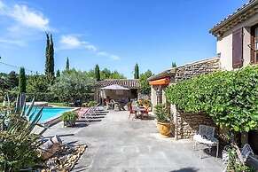 Villa Near Avignon With Separate Suites