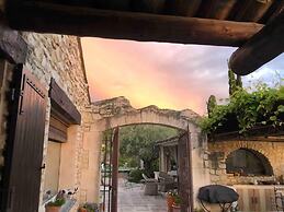 Villa Near Avignon With Separate Suites