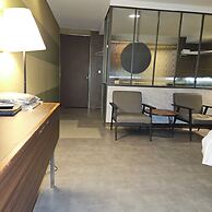 NINETH HOTEL