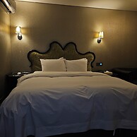 NINETH HOTEL