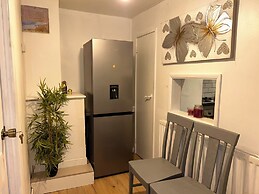 Charming 4-bedroom House Rental in Basildon, UK