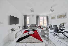 House - Sleeps 6 & Free Parking