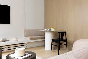 Luxurious Astorg Residence