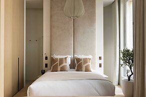 Luxurious Astorg Residence