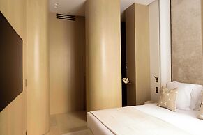 Luxurious Astorg Residence