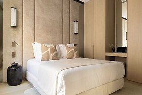 Luxurious Astorg Residence