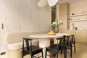 Luxurious Astorg Residence