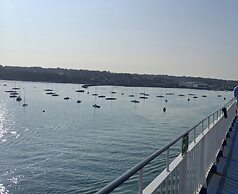 2bed-cabin Sleeps 4, Wifi, Free Parking, Sea Views