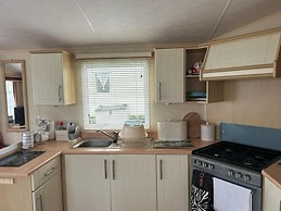 2bed-cabin Sleeps 4, Wifi, Free Parking, Sea Views