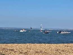 2bed-cabin Sleeps 4, Wifi, Free Parking, Sea Views
