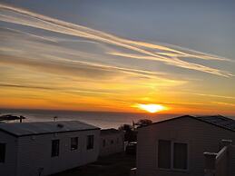 2bed-cabin Sleeps 4, Wifi, Free Parking, Sea Views