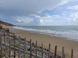 2bed-cabin Sleeps 4, Wifi, Free Parking, Sea Views