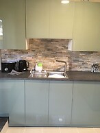 Treetops Apartment 3