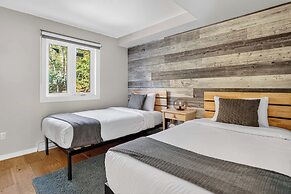 426 Hotel du Lac