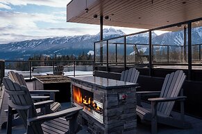 Powder and Par Penthouse