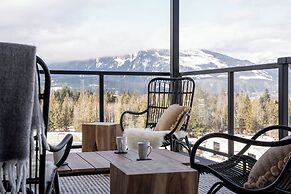 Powder and Par Penthouse