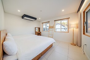 Gyeongju Awesomeway Pool Villa