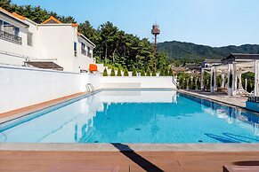 Gyeongju Awesomeway Pool Villa