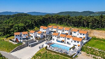 Gyeongju Awesomeway Pool Villa