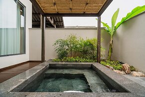 Emeishan XiaoshanQing Luxury Resort